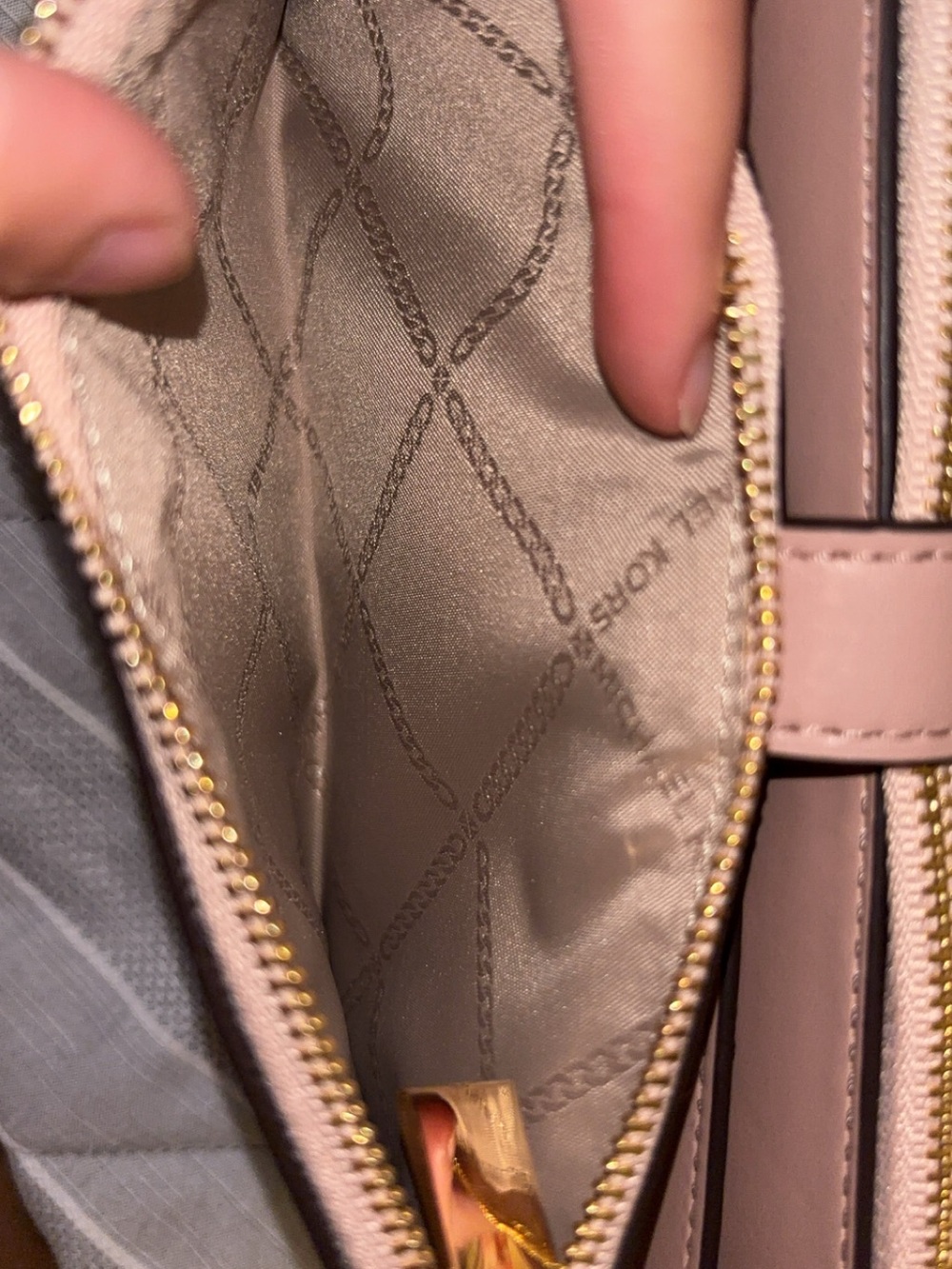 NWNT Michael Kors Blush Pink Leather Zip Wallet with Gold Hardware - Picture 2 of 8